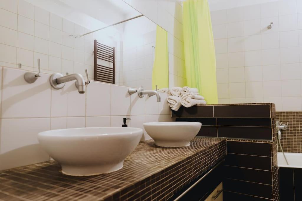 Cosy & Spacious Central Apartment Komotini Exterior foto