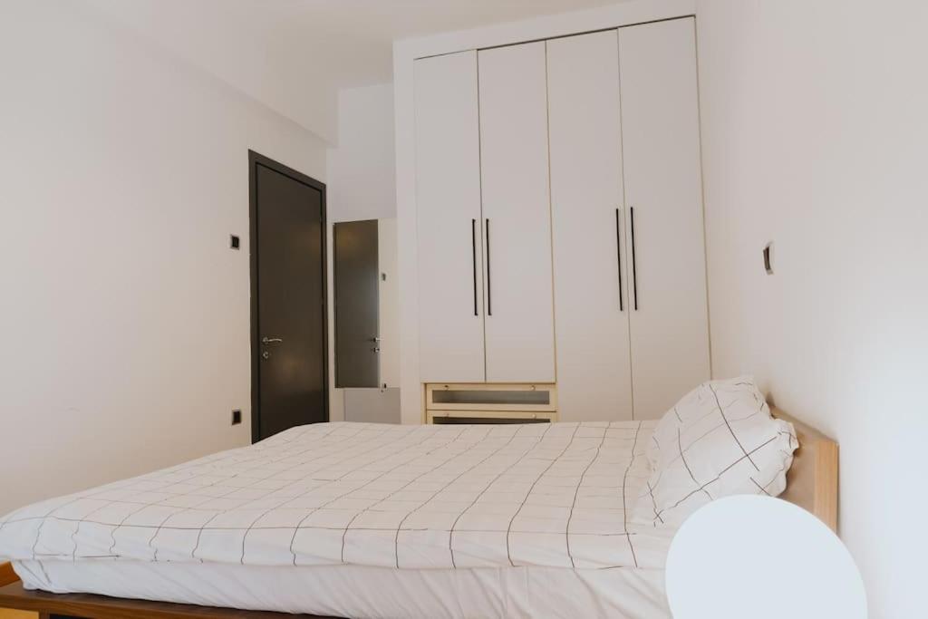 Cosy & Spacious Central Apartment Komotini Exterior foto