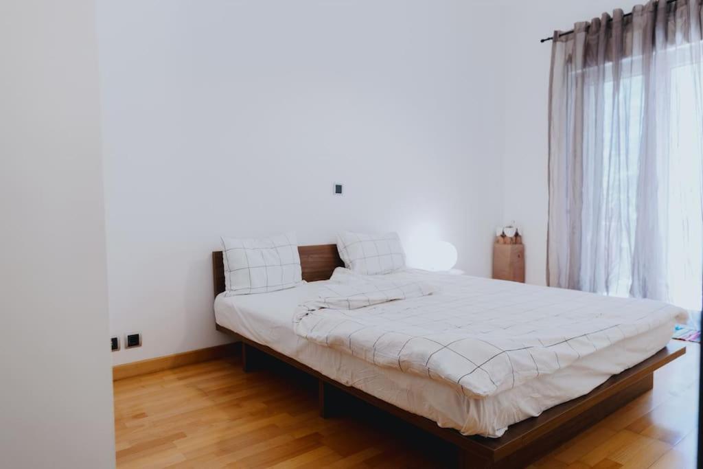 Cosy & Spacious Central Apartment Komotini Exterior foto